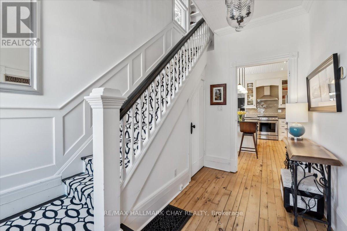 Property at 125 WELLINGTON STREET E image 5