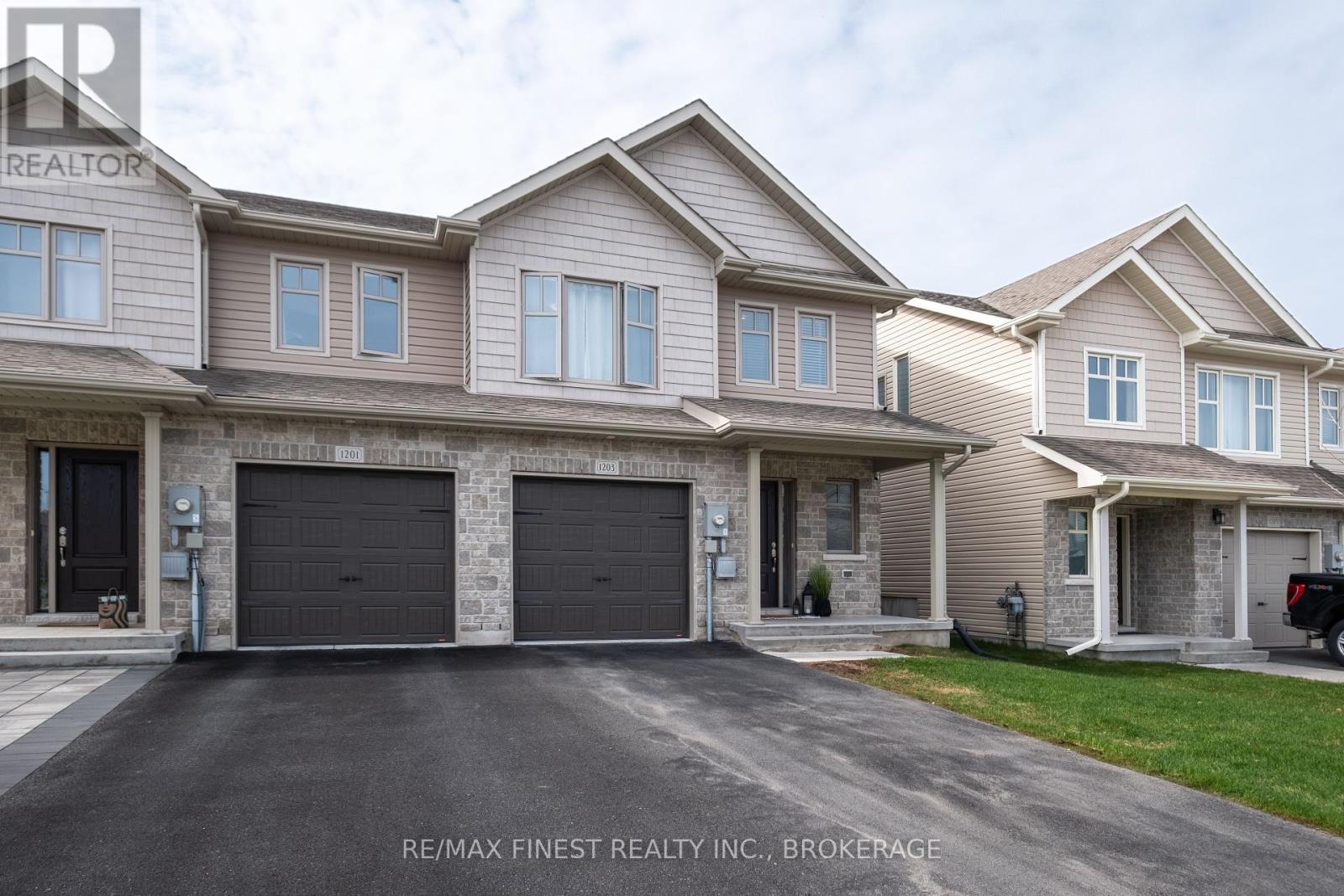 1203 Carfa Crescent, Kingston, Ontario  K7P 0N2 - Photo 3 - X12111120