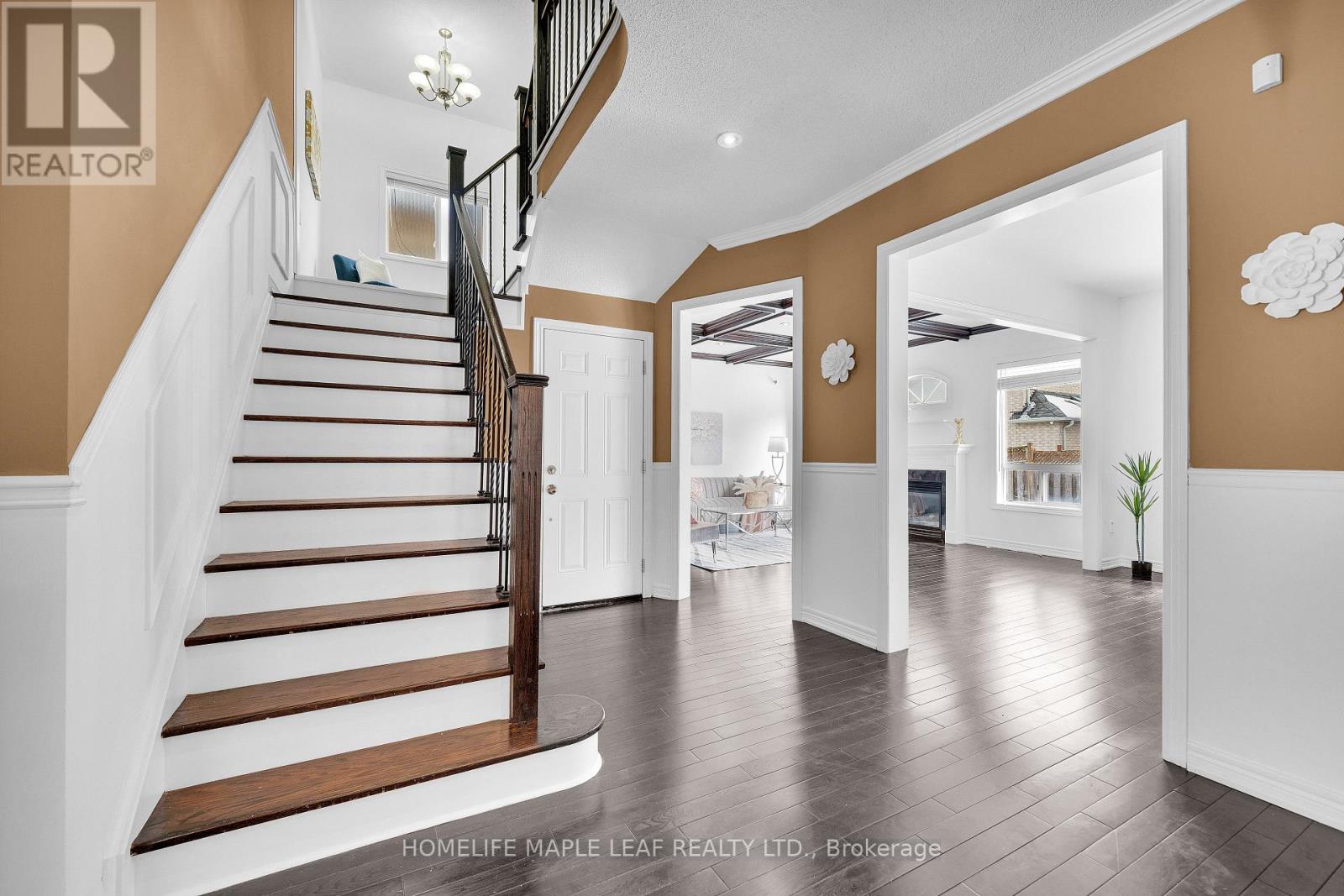 33 Honeybee Drive, Brampton, Ontario  L6R 3E1 - Photo 10 - W12113129