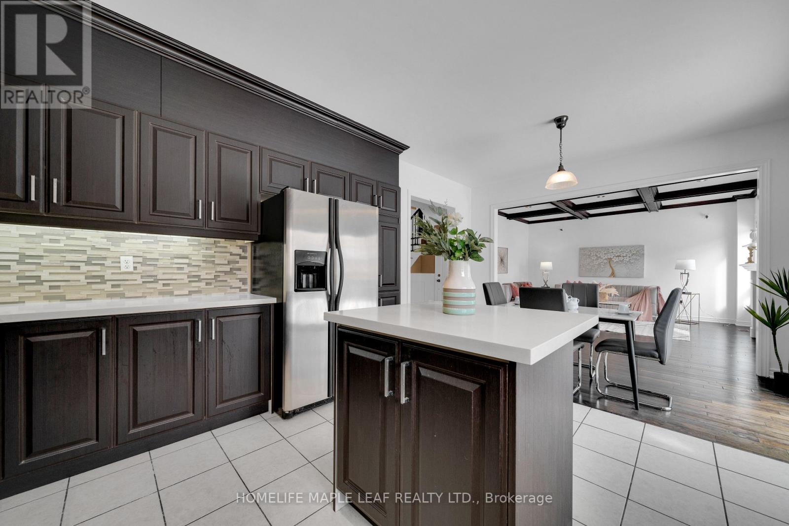 33 Honeybee Drive, Brampton, Ontario  L6R 3E1 - Photo 14 - W12113129