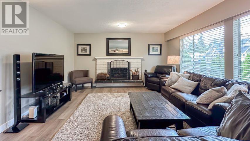 5620 Gilpin Street, Burnaby, British Columbia  V5G 2H9 - Photo 4 - R2996211