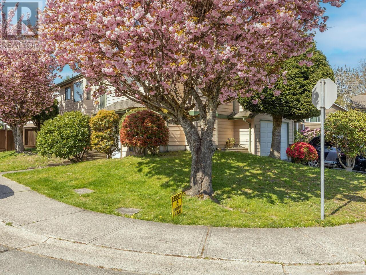 2599 Harrier Drive, Coquitlam, British Columbia  V3E 2A7 - Photo 2 - R2996281