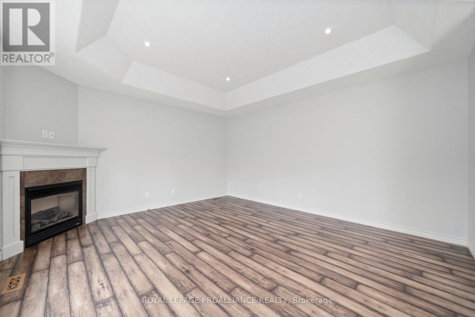 2 Oak Ridge Drive, Quinte West, Ontario  K0K 3E0 - Photo 25 - X12105564