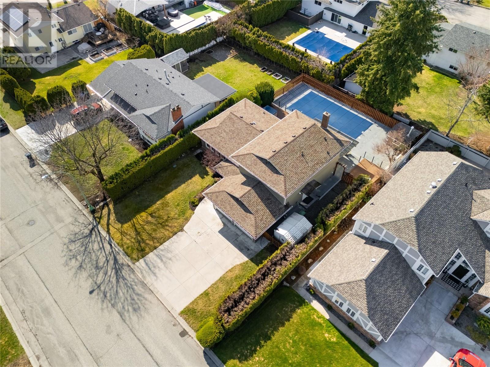 990 Walker Drive, Kelowna, British Columbia  V1Y 7T3 - Photo 33 - 10345679