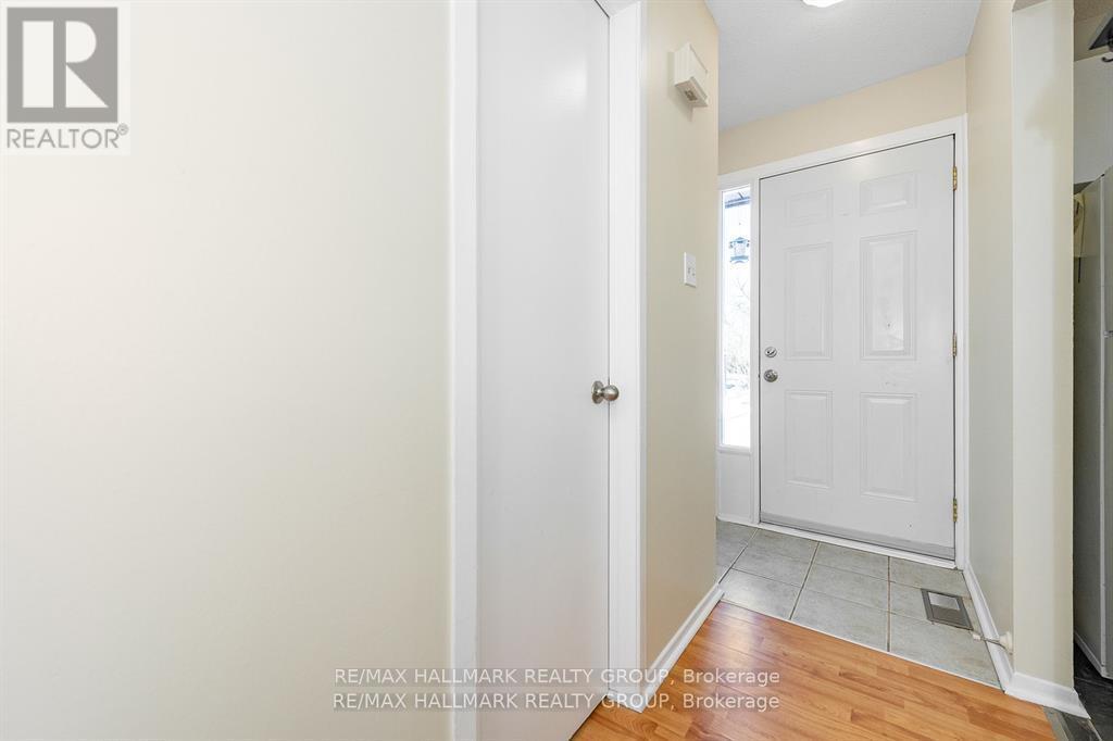 Property at 19 BERING COURT image 3