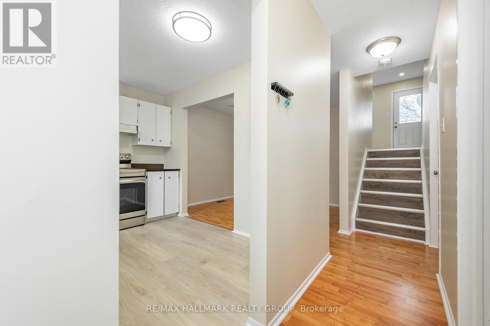 Property at 19 BERING COURT image 5