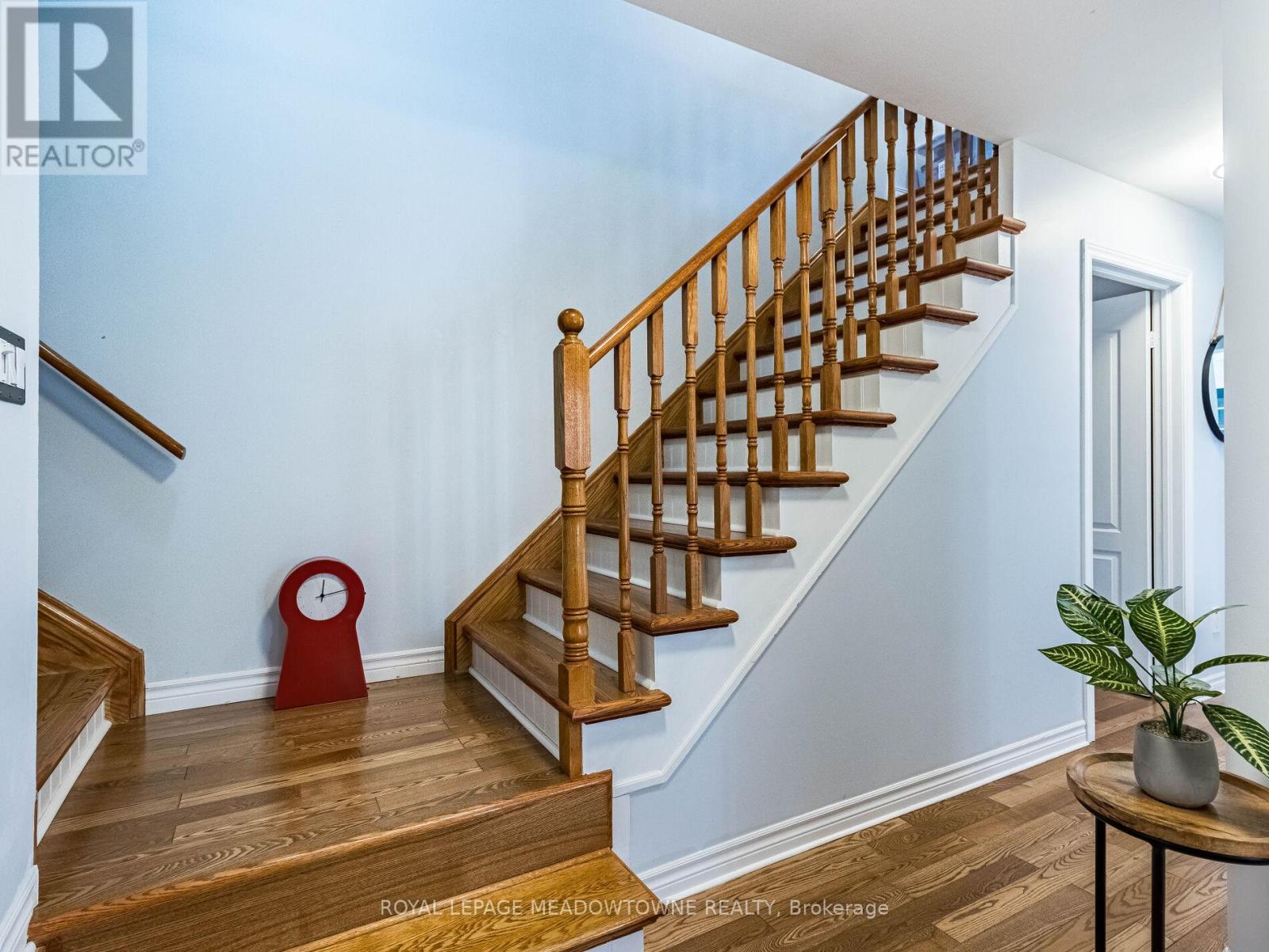 Property at 450 OAKTREE CIRCLE image 5