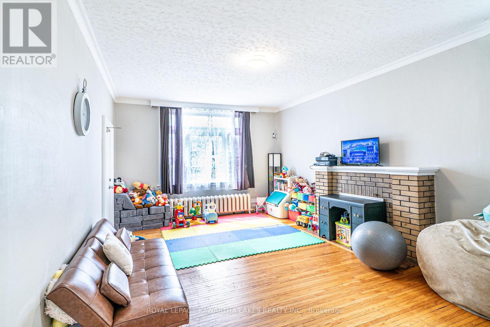 6 Glenelg Street W, Kawartha Lakes, Ontario K9V 2T8 - Photo 14 - X12113272