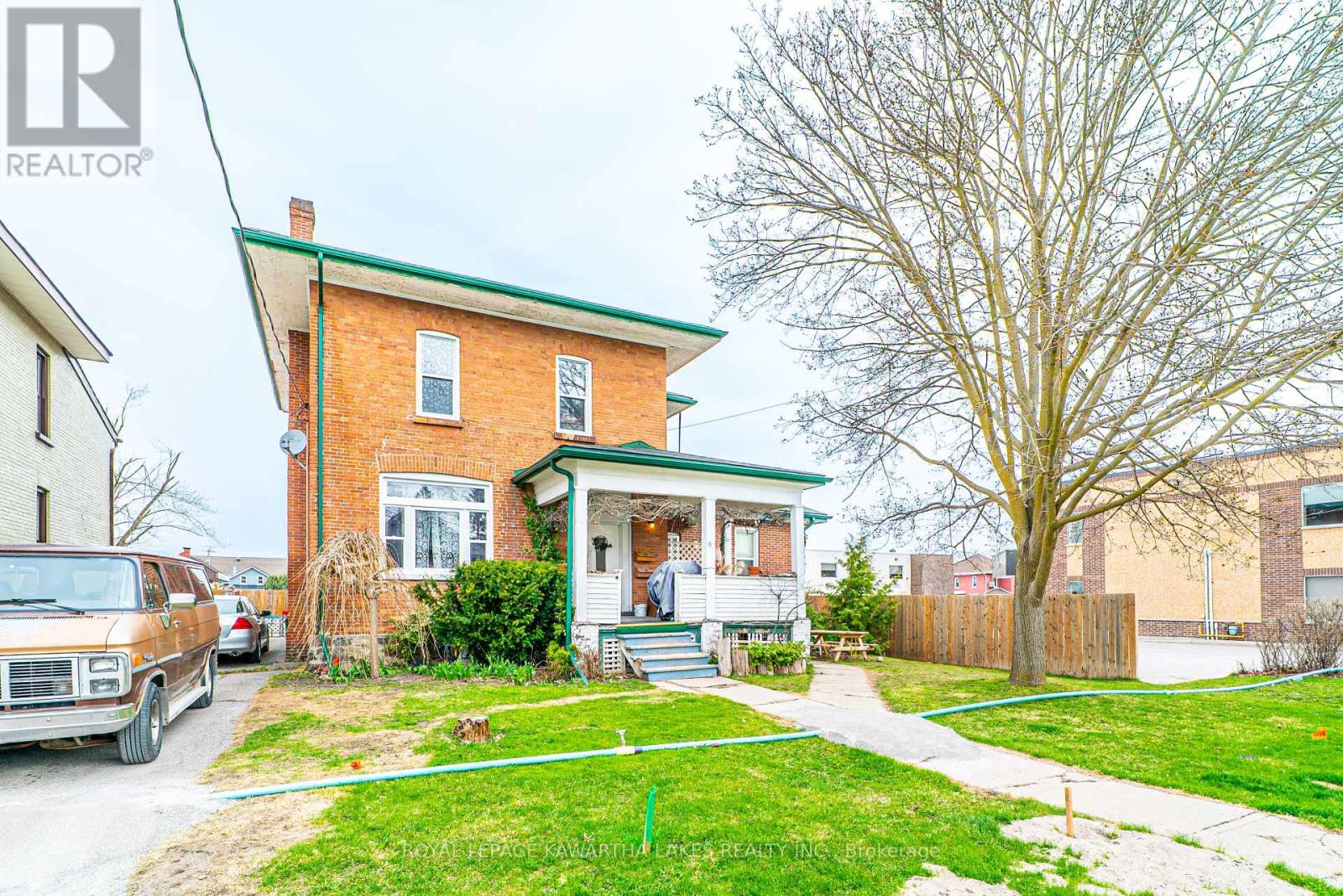 6 Glenelg Street W, Kawartha Lakes (Lindsay), Ontario  K9V 2T8 - Photo 3 - X12113272