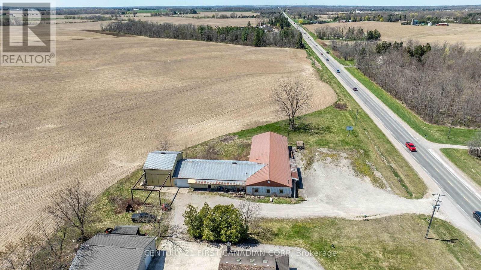 6221 Egremont Drive, Middlesex Centre, Ontario N0L 1R0 - Photo 8 - X12113311