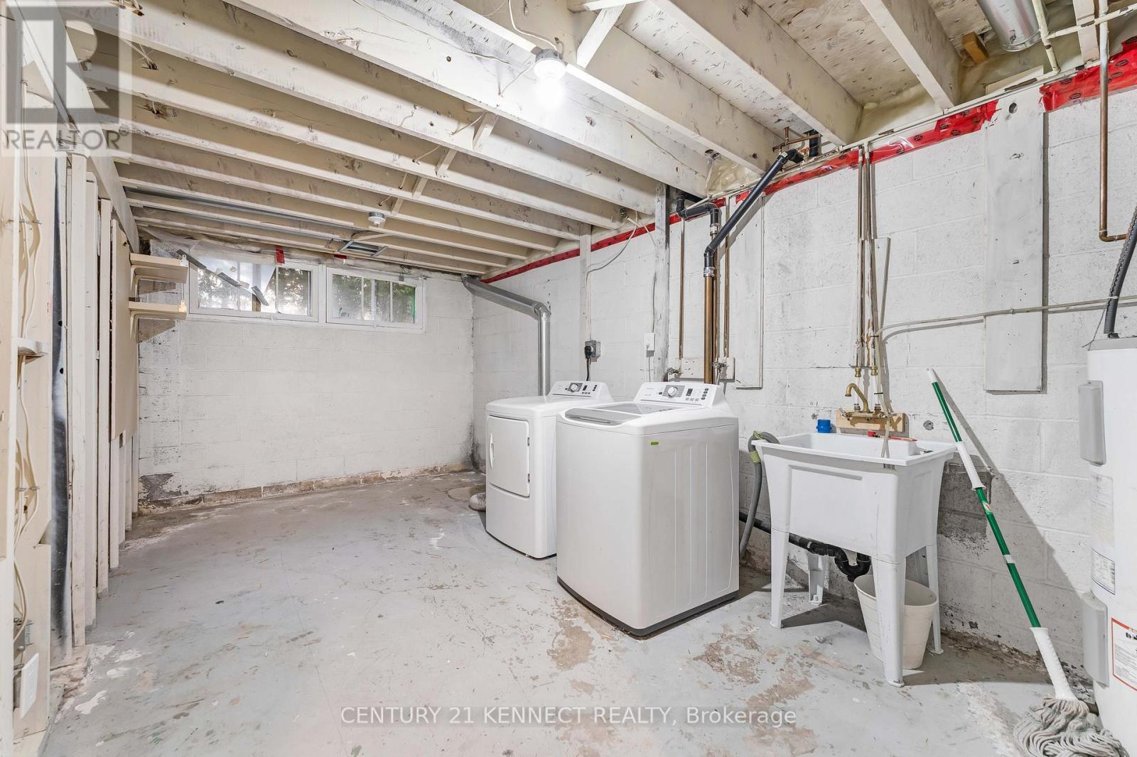 1666 Fisher Avenue, Ottawa, Ontario  K2C 1X7 - Photo 24 - X12111391