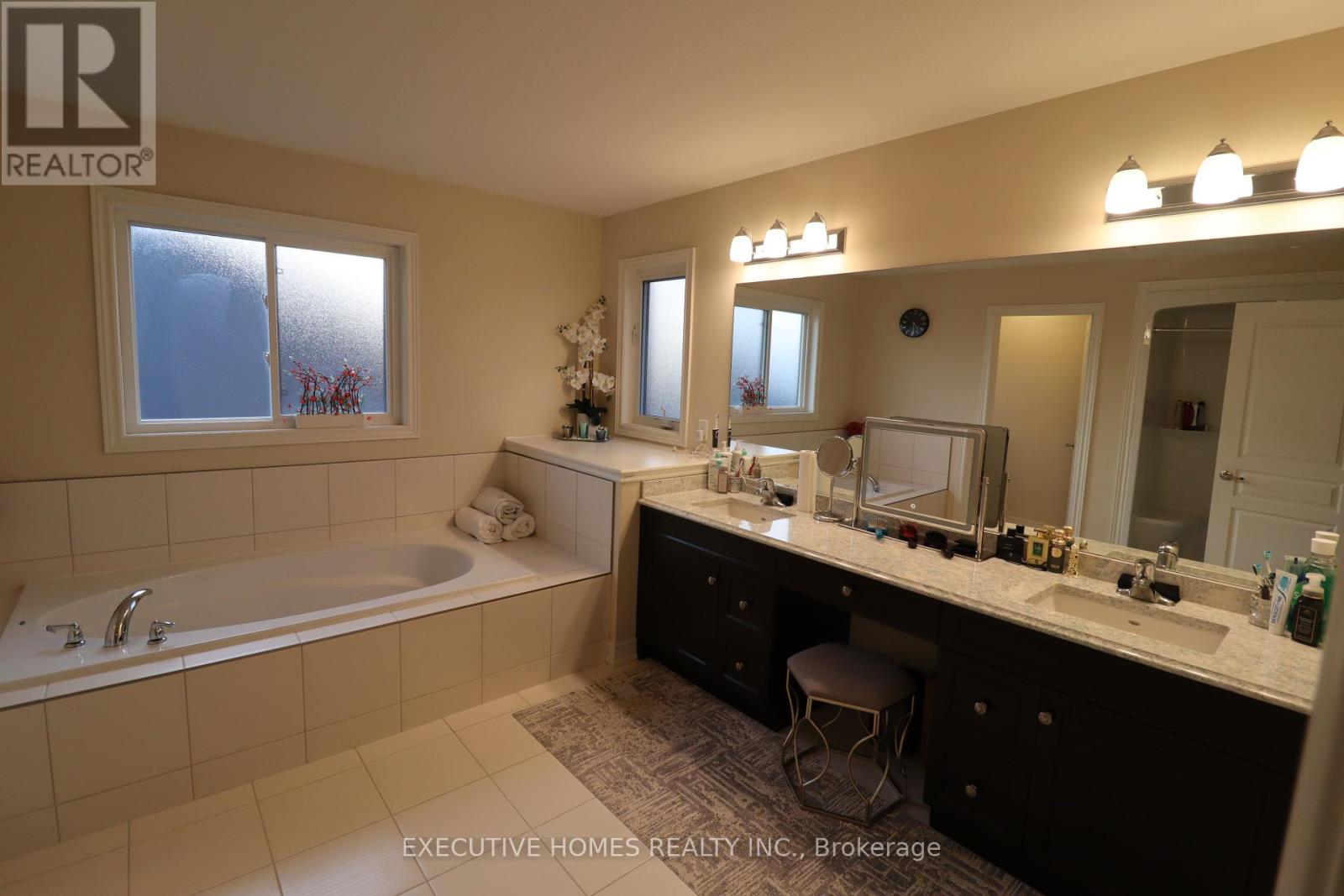 7517 Lionshead Avenue, Niagara Falls, Ontario  L2G 0A7 - Photo 27 - X12113054