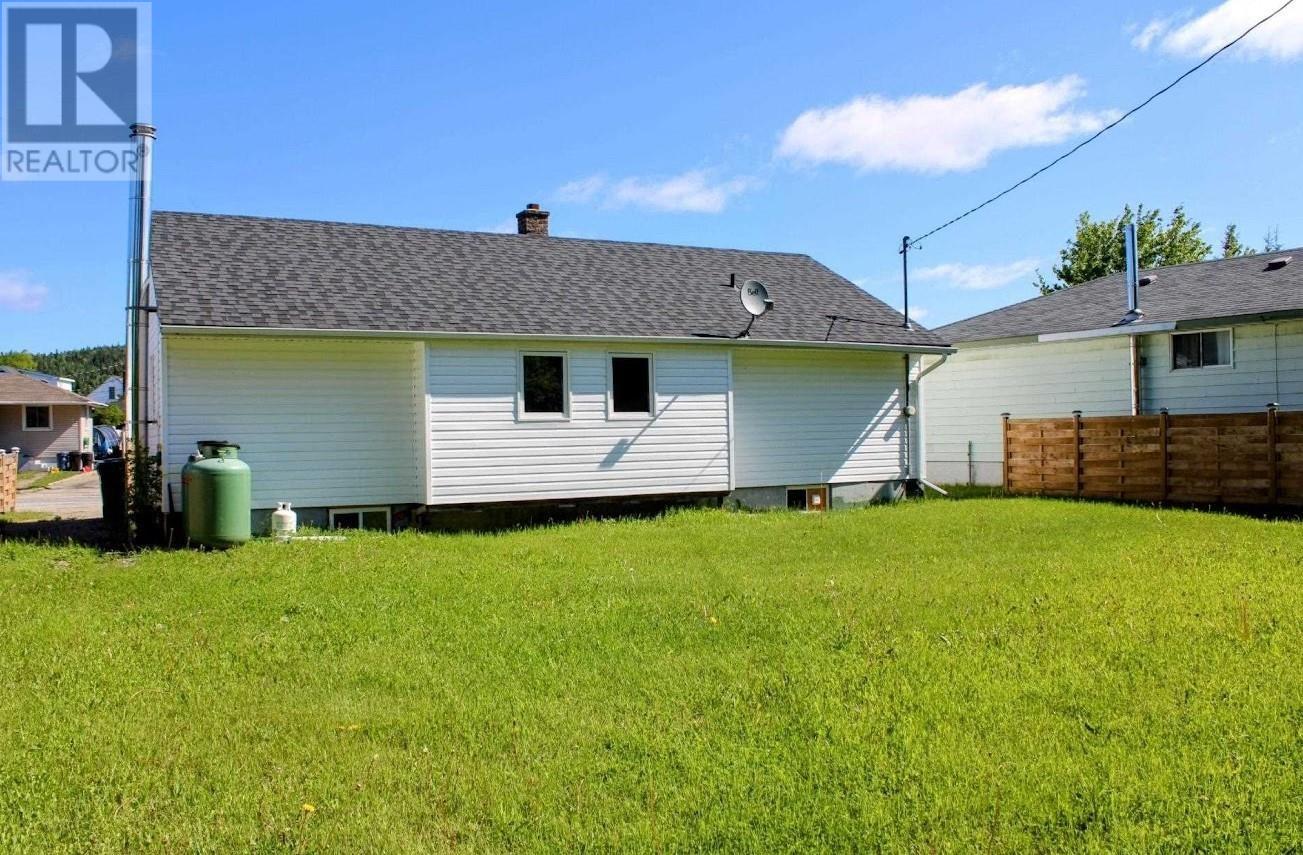 70 Neebig Ave, Manitouwadge, Ontario  P0T 2C0 - Photo 33 - TB243444