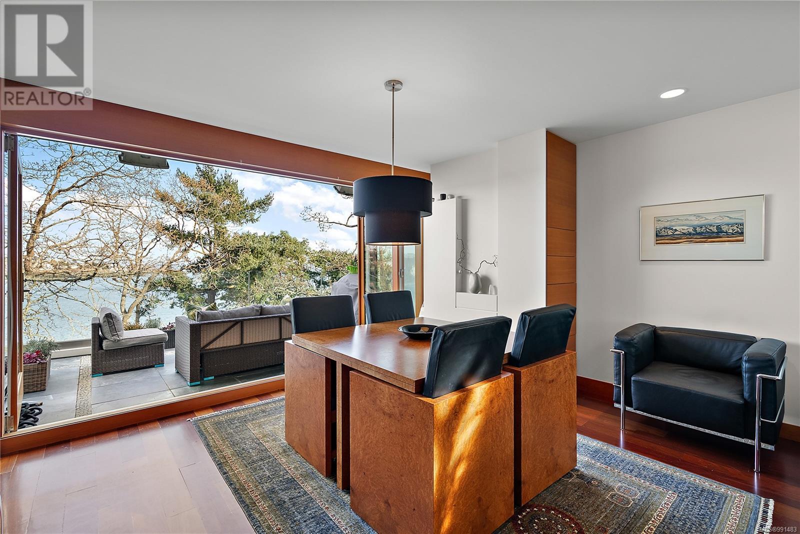 Property at 315 King George Terr image 4