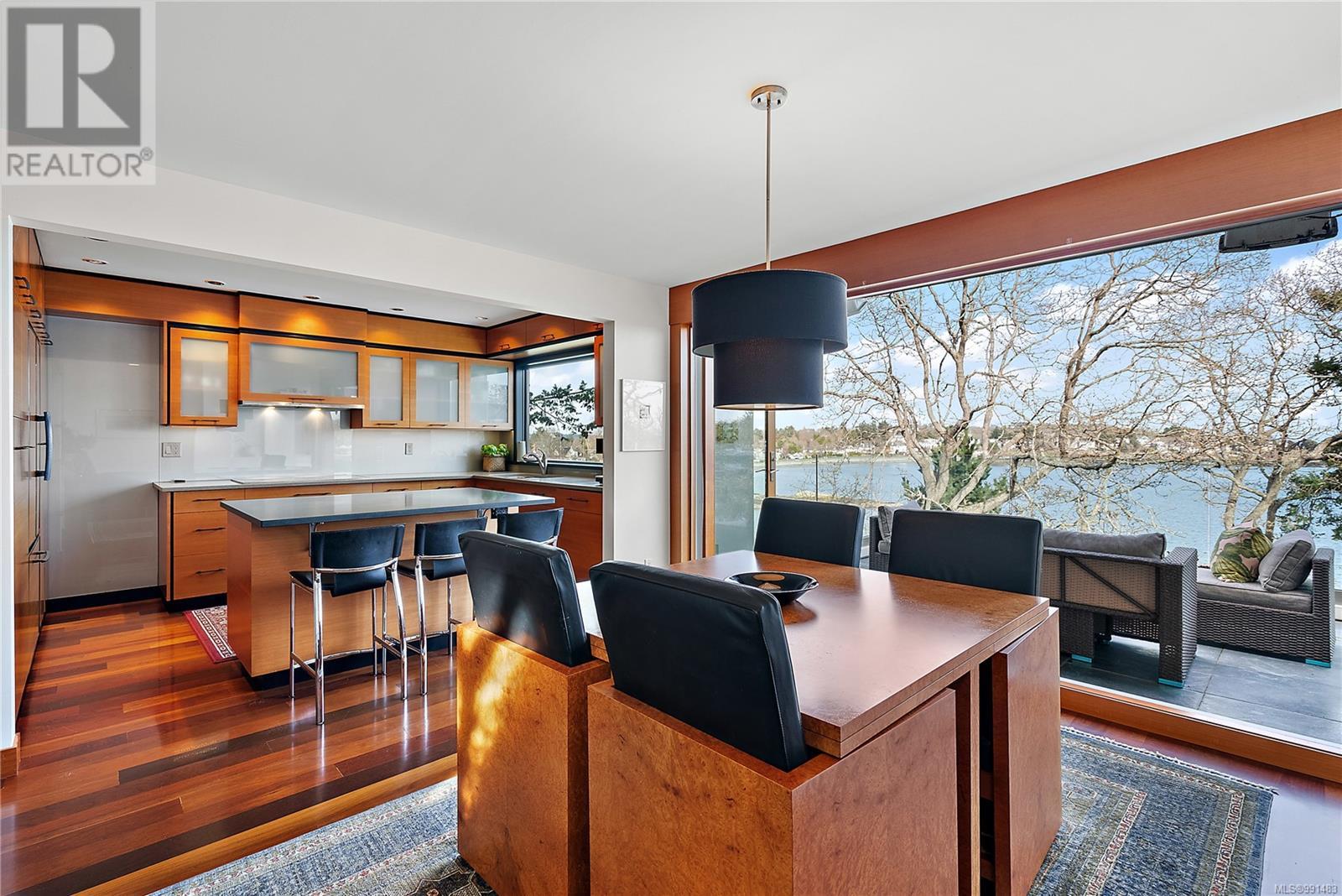 Property at 315 King George Terr image 5