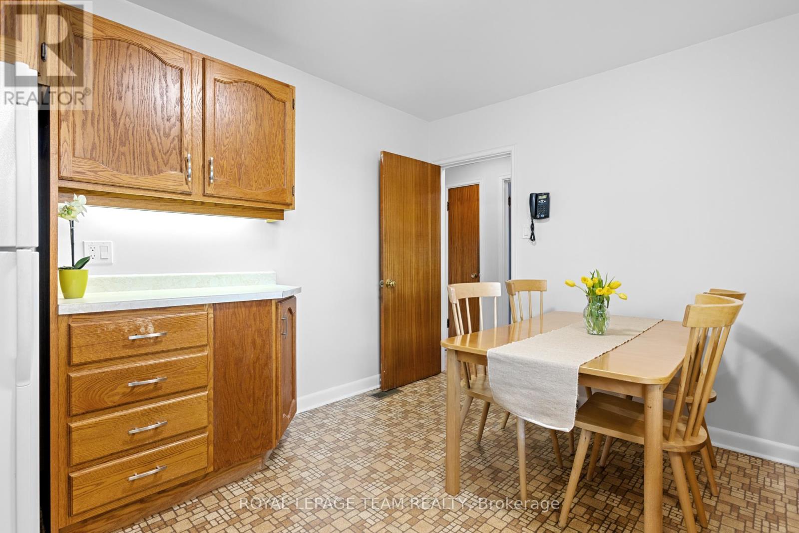 1215 Agincourt Road, Ottawa, Ontario  K2C 2H8 - Photo 10 - X12113322