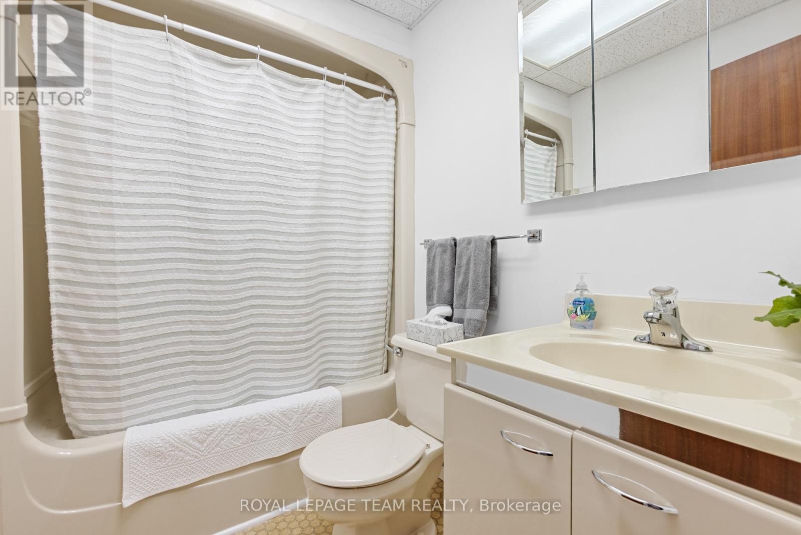 1215 Agincourt Road, Ottawa, Ontario  K2C 2H8 - Photo 16 - X12113322
