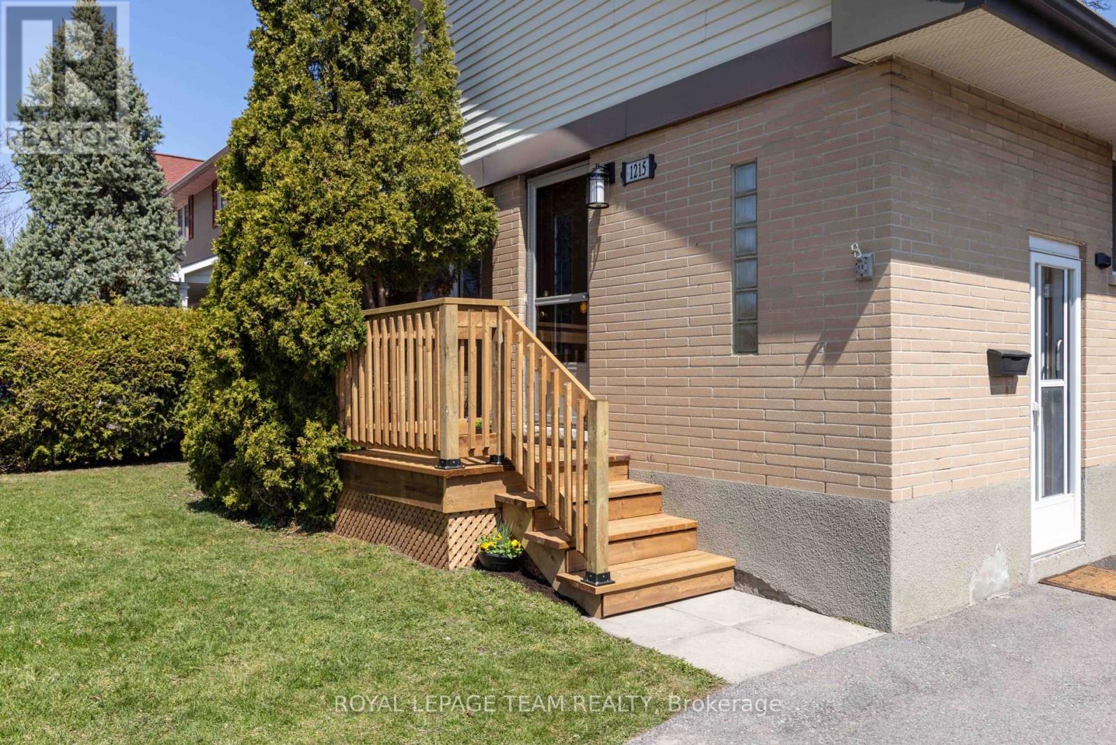 Property at 1215 AGINCOURT ROAD image 3
