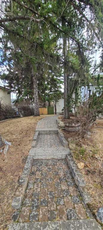 200 Huntham Road Ne, Calgary, Alberta  T2K 4G3 - Photo 3 - A2212017