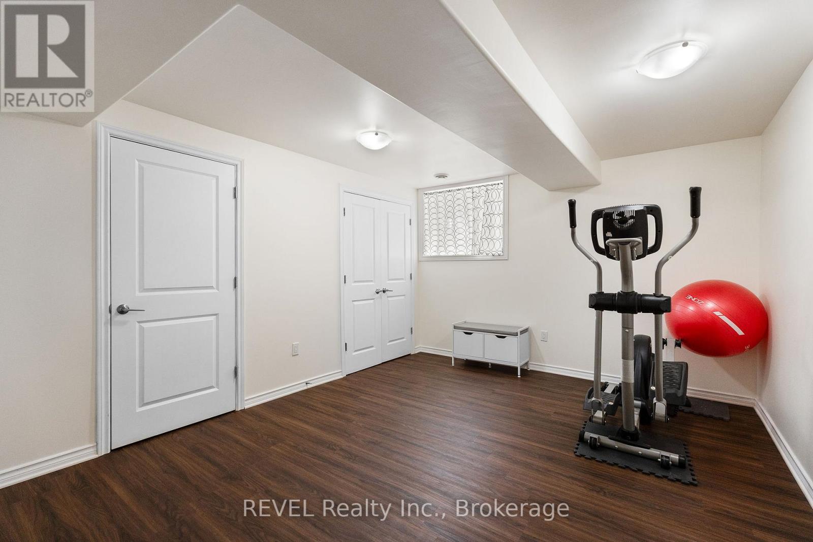 11 Berkshire Drive, St. Catharines, Ontario  L2M 0C2 - Photo 25 - X12113299