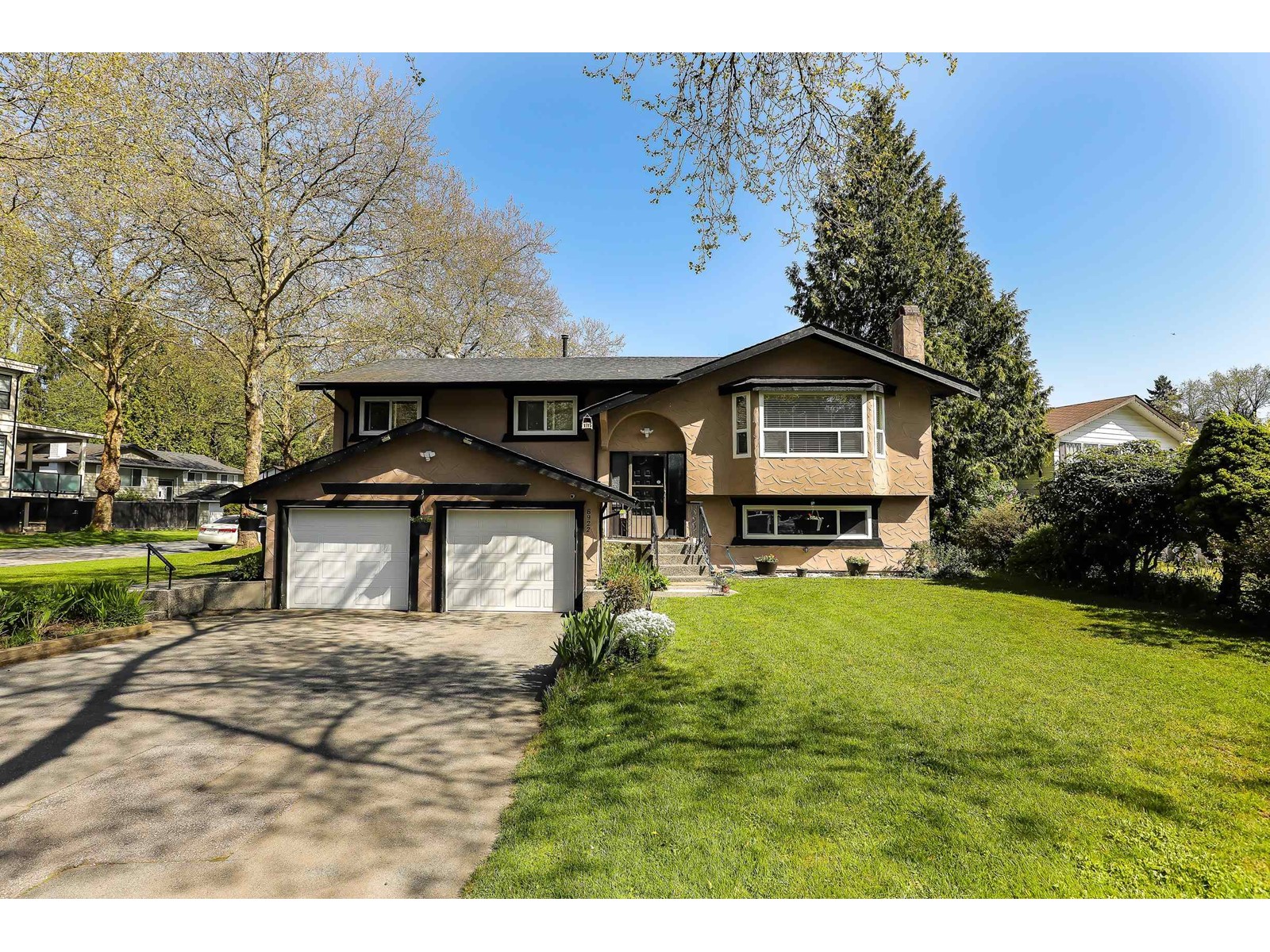 8922 Edinburgh Drive, Surrey, British Columbia  V3V 7C2 - Photo 1 - R2995455