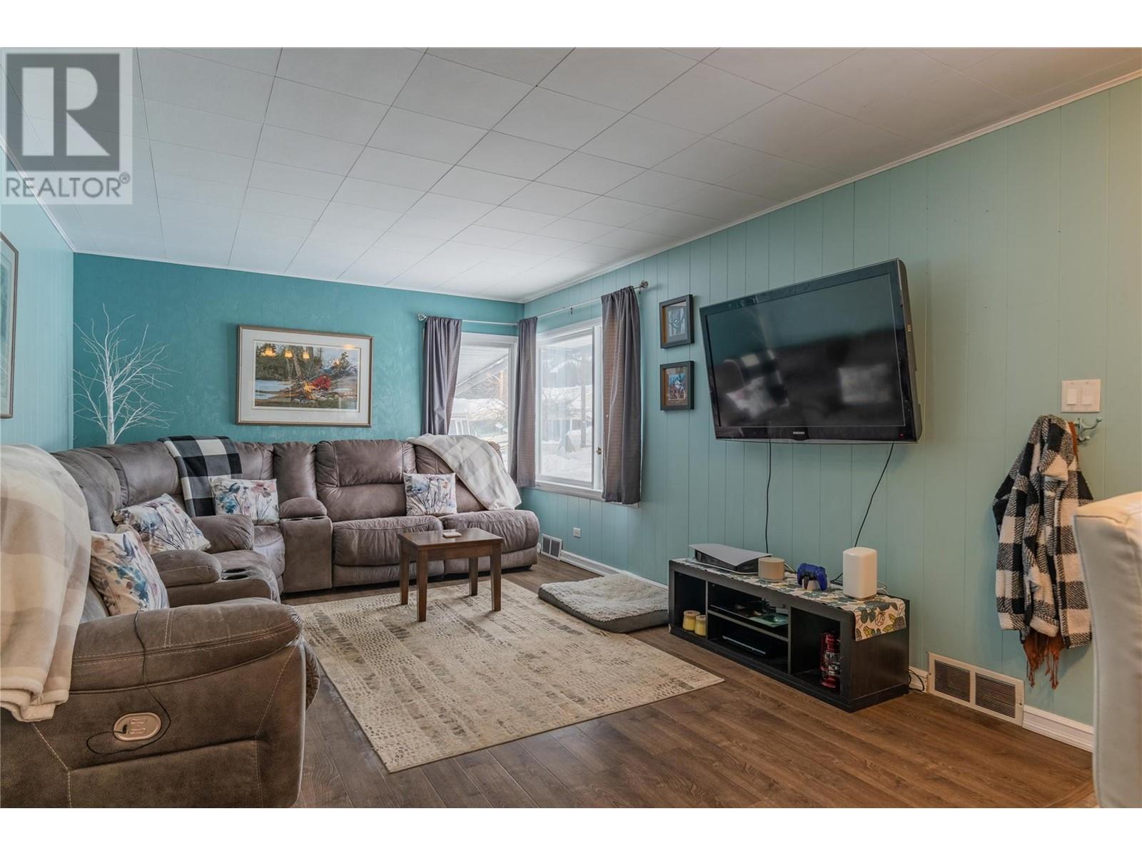 Property at 1807 Columbia Gardens Road image 3