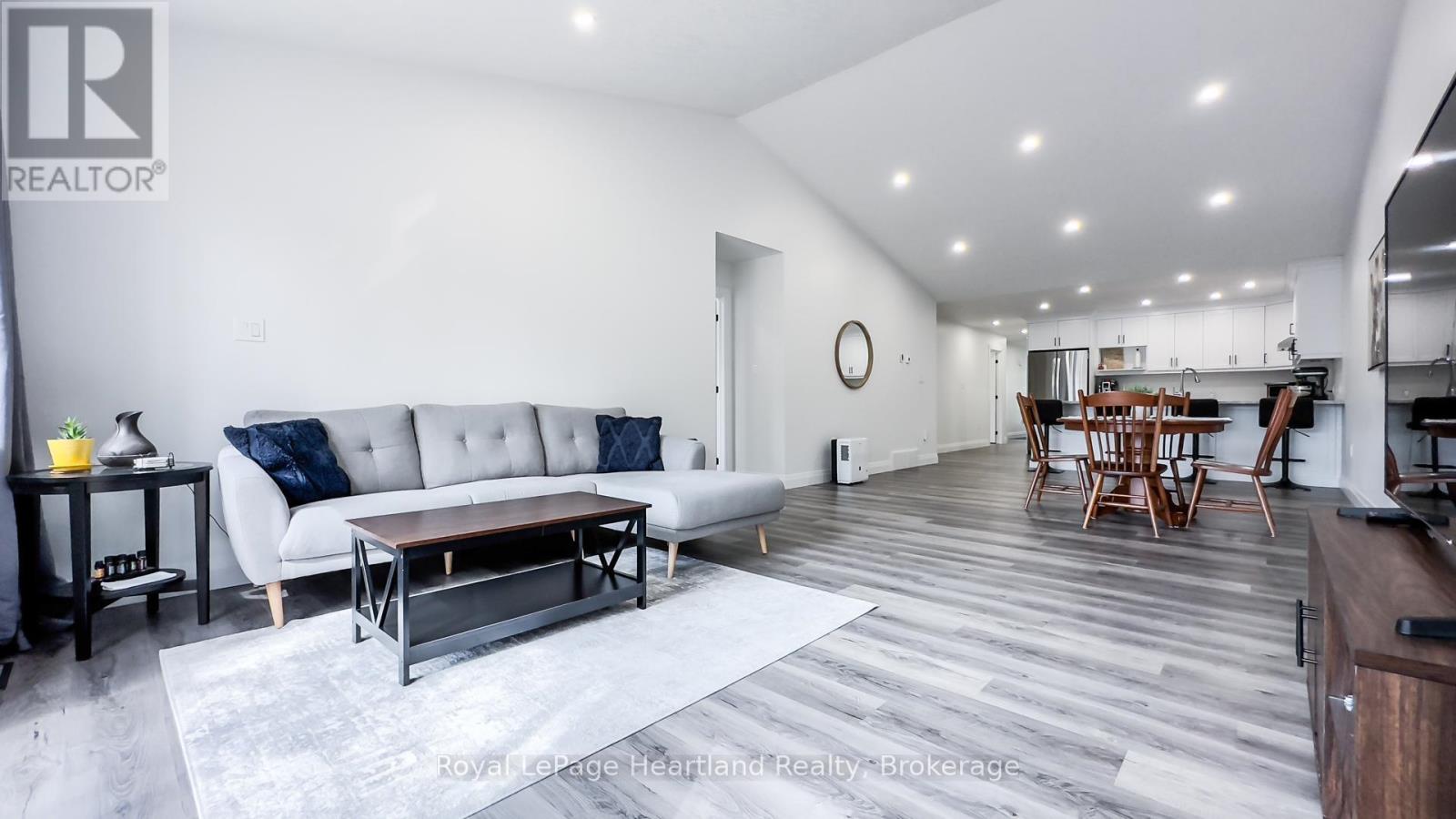 86 Osborne Street, Central Huron, Ontario  L0M 1L0 - Photo 16 - X12113290