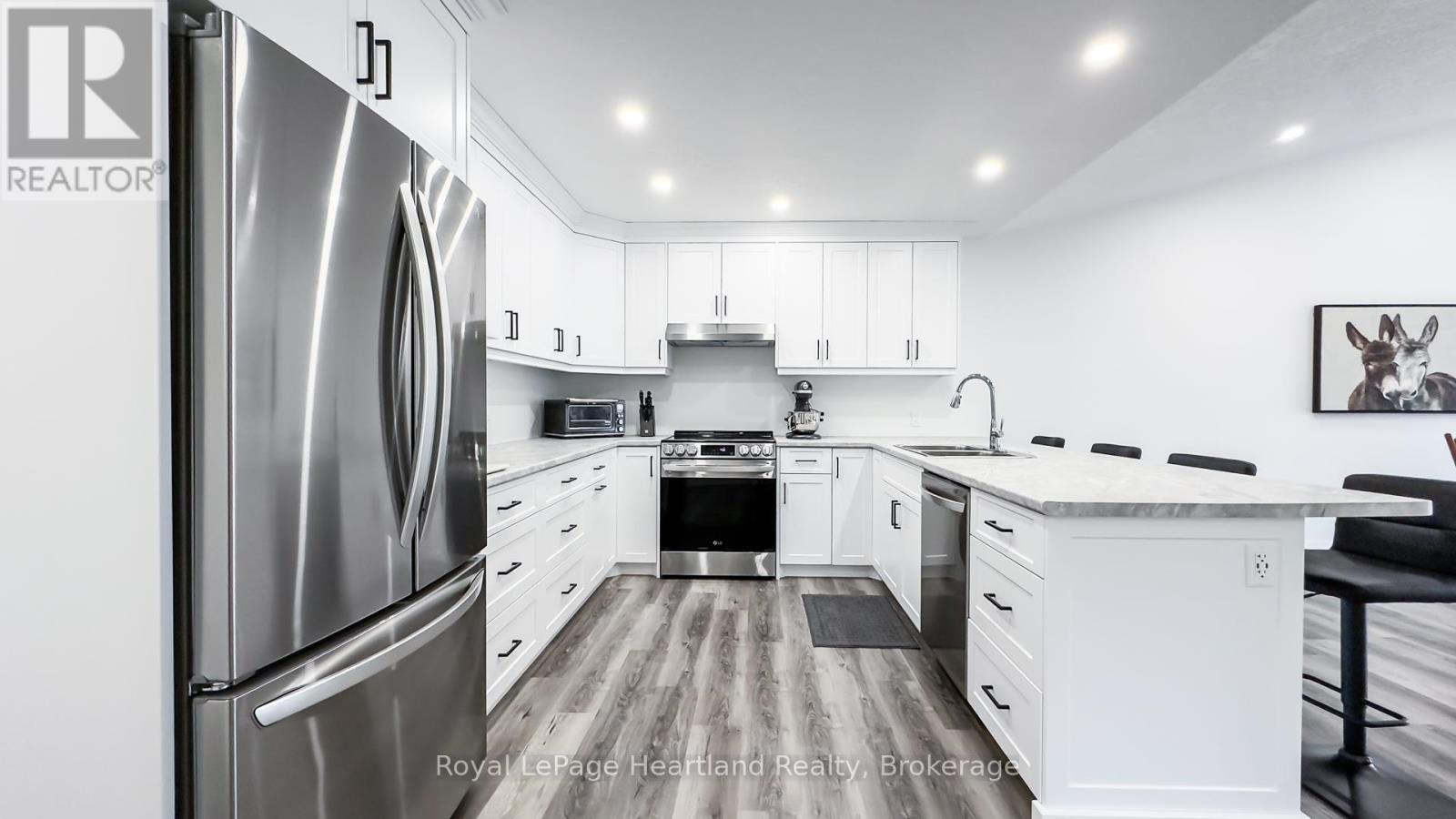 86 Osborne Street, Central Huron, Ontario  L0M 1L0 - Photo 5 - X12113290