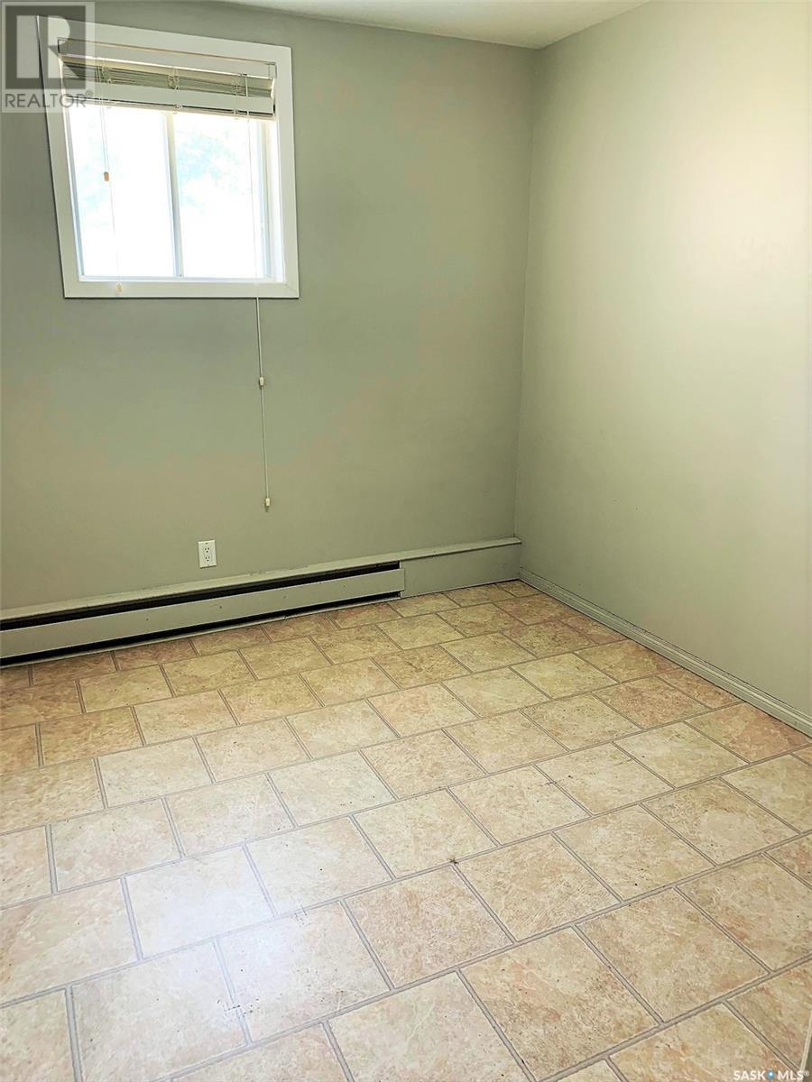 267 7th Avenue NW, Swift Current, Saskatchewan  S9H 0Y9 - Photo 11 - SK988203