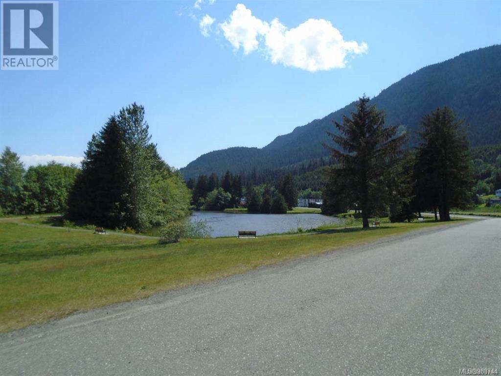 205 611 Macmillan Dr, Sayward, British Columbia  V0P 1R0 - Photo 22 - 988744