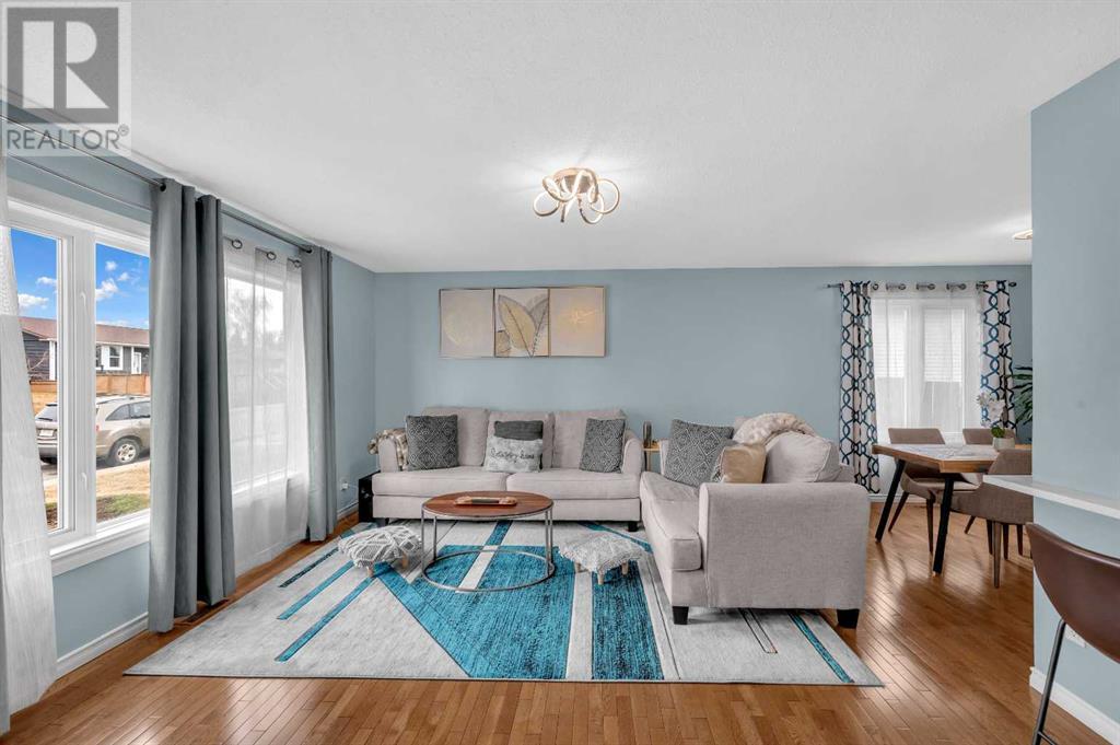 335 Madeira Close Ne, Calgary, Alberta  T2A 4N7 - Photo 6 - A2210878