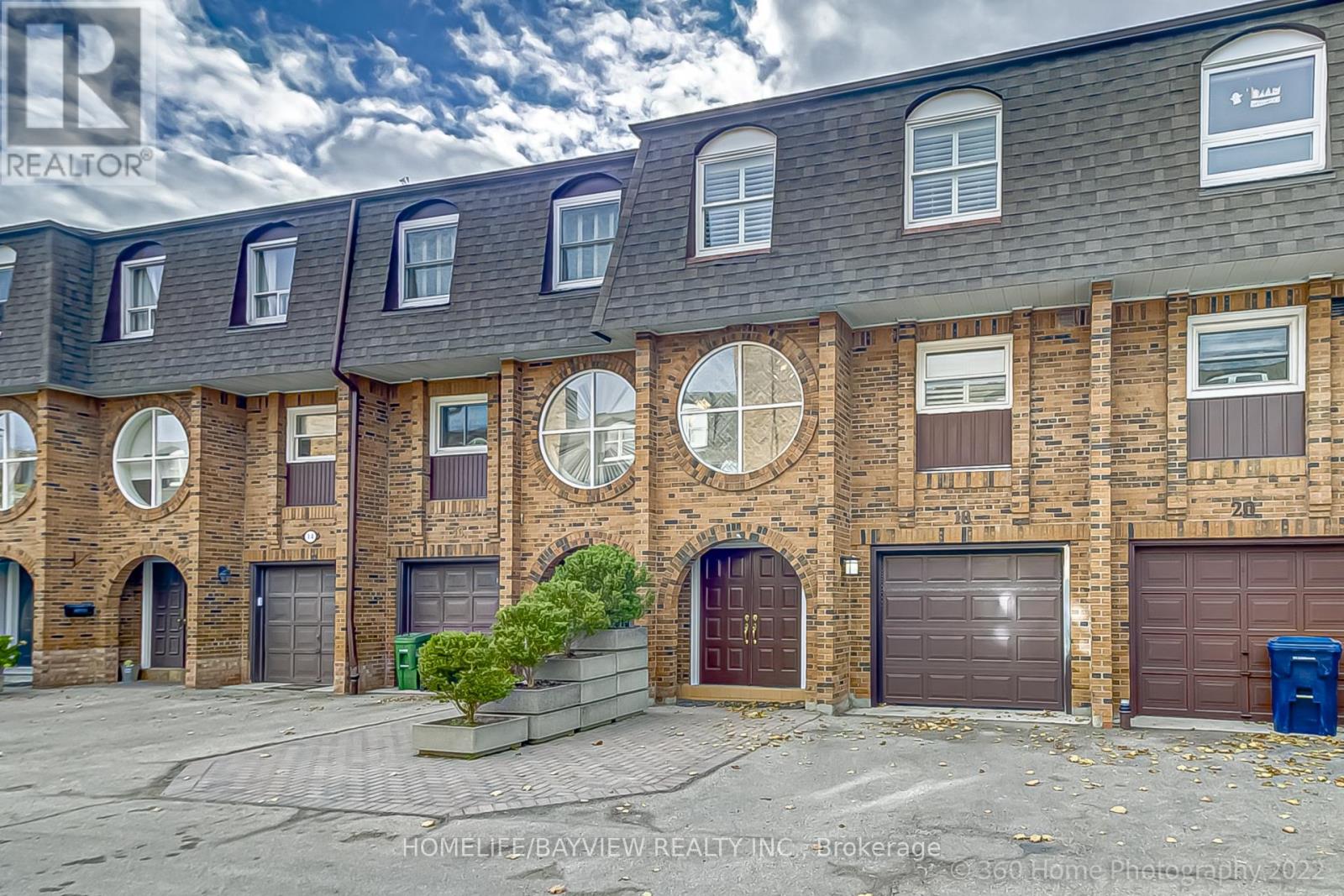 18 - 18 Oaken Gate Way, Toronto, Ontario  M2P 2A1 - Photo 2 - C12113259