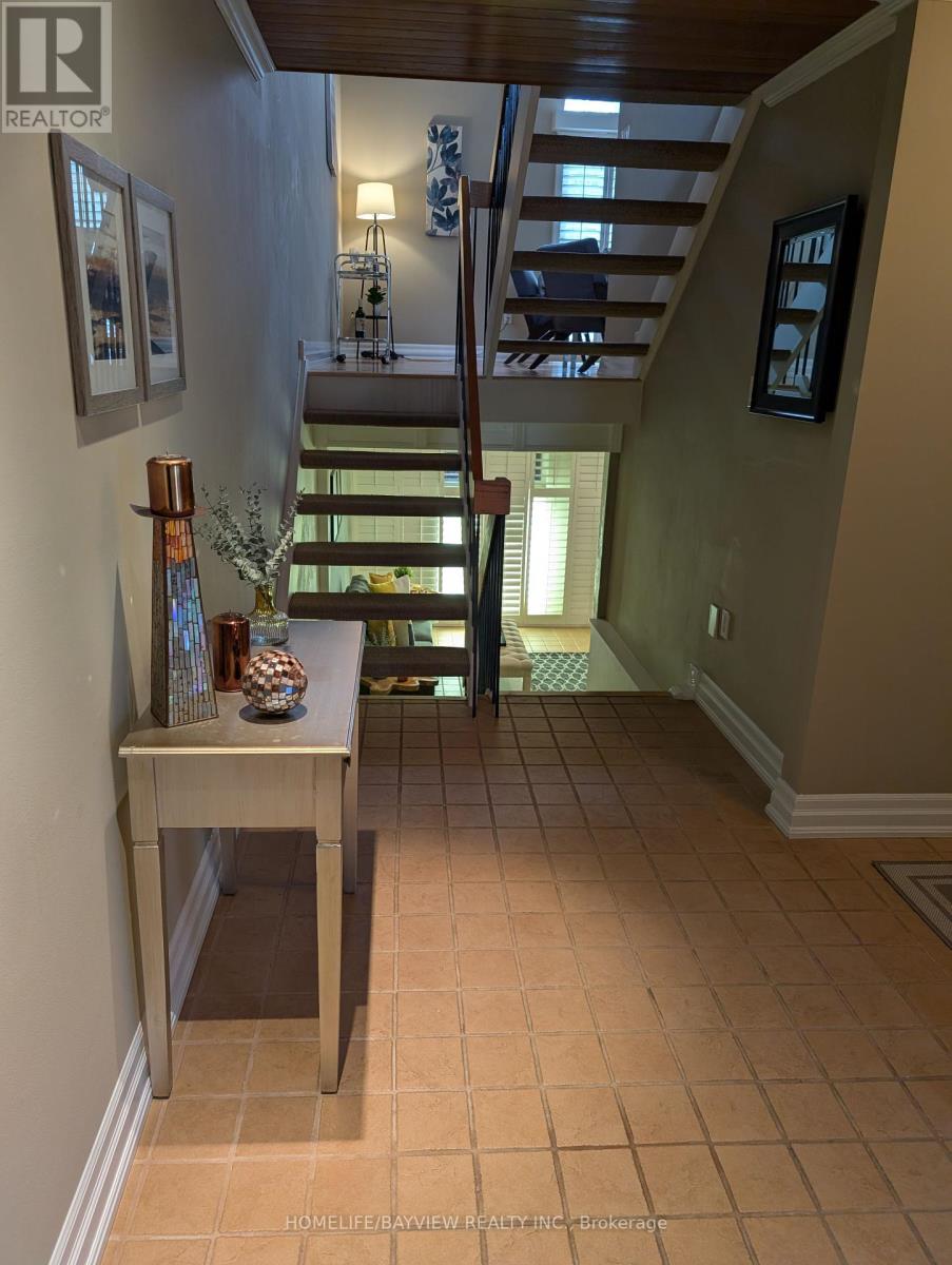 18 - 18 Oaken Gate Way, Toronto, Ontario  M2P 2A1 - Photo 4 - C12113259
