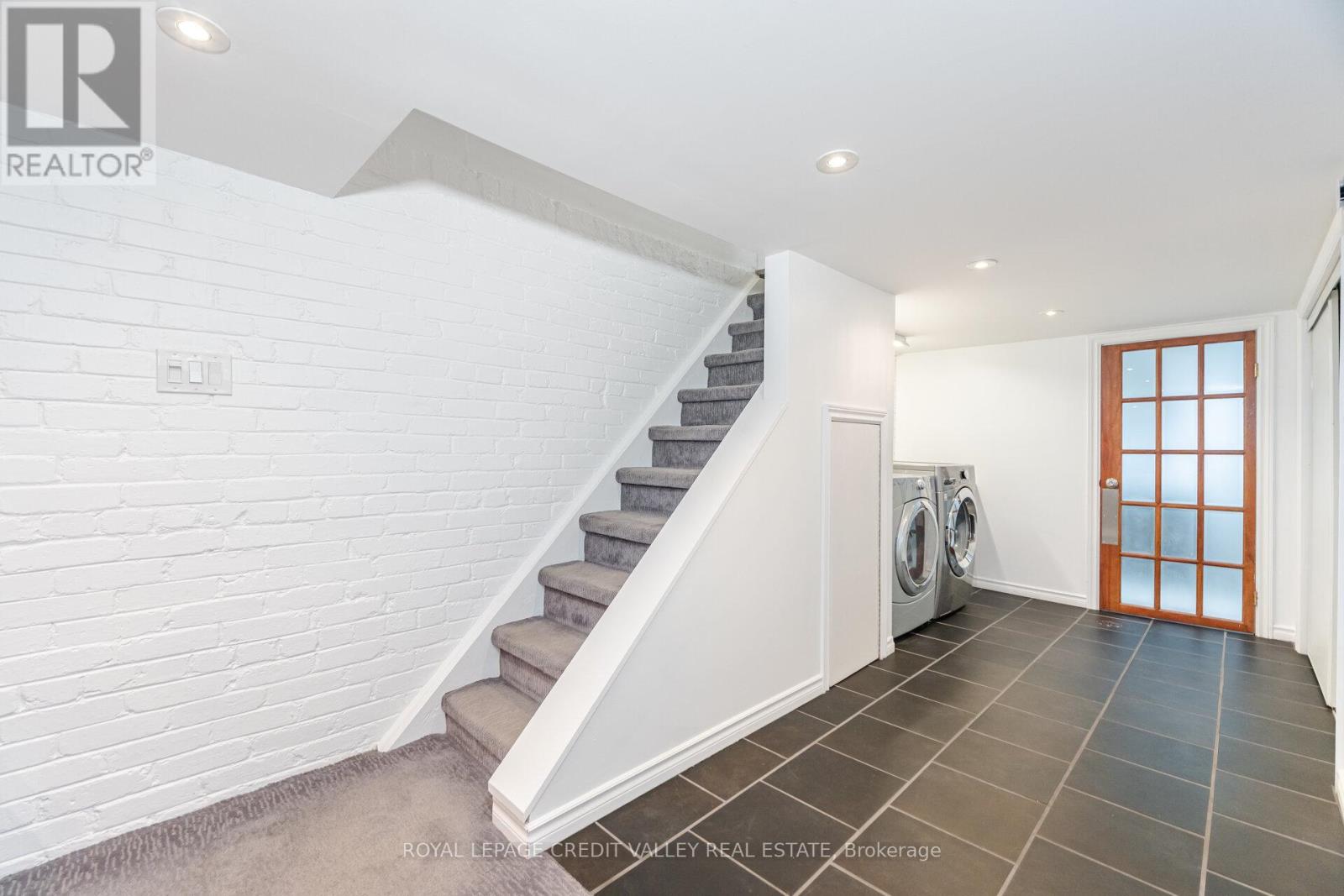 35 Darrell Avenue, Toronto, Ontario  M4E 2G5 - Photo 26 - E12113208