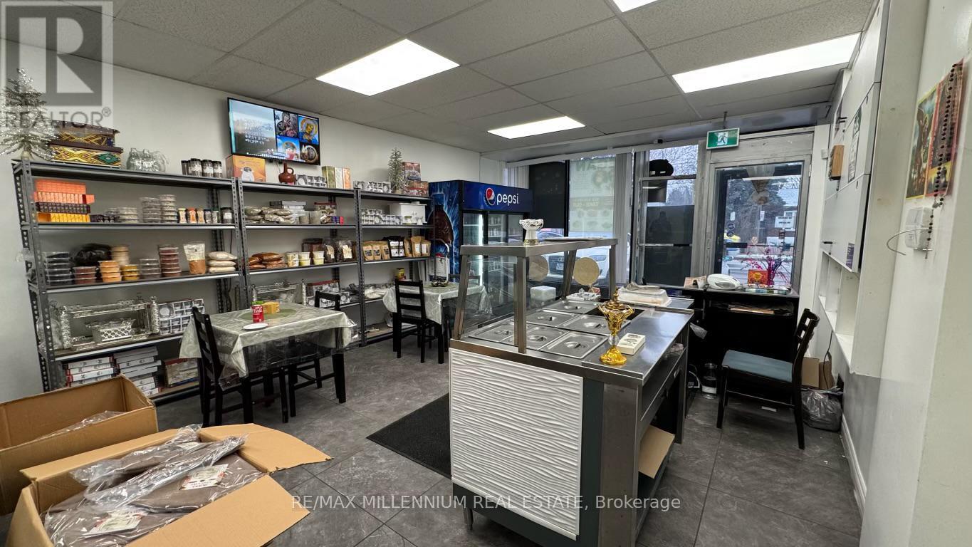 451 Pharmacy Ave Avenue, Toronto (Clairlea-Birchmount), Ontario  M1L 3G7 - Photo 8 - E12113238