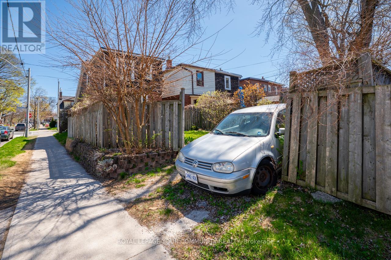 98 Woodmount Avenue, Toronto, Ontario  M4C 3Y2 - Photo 32 - E12113263