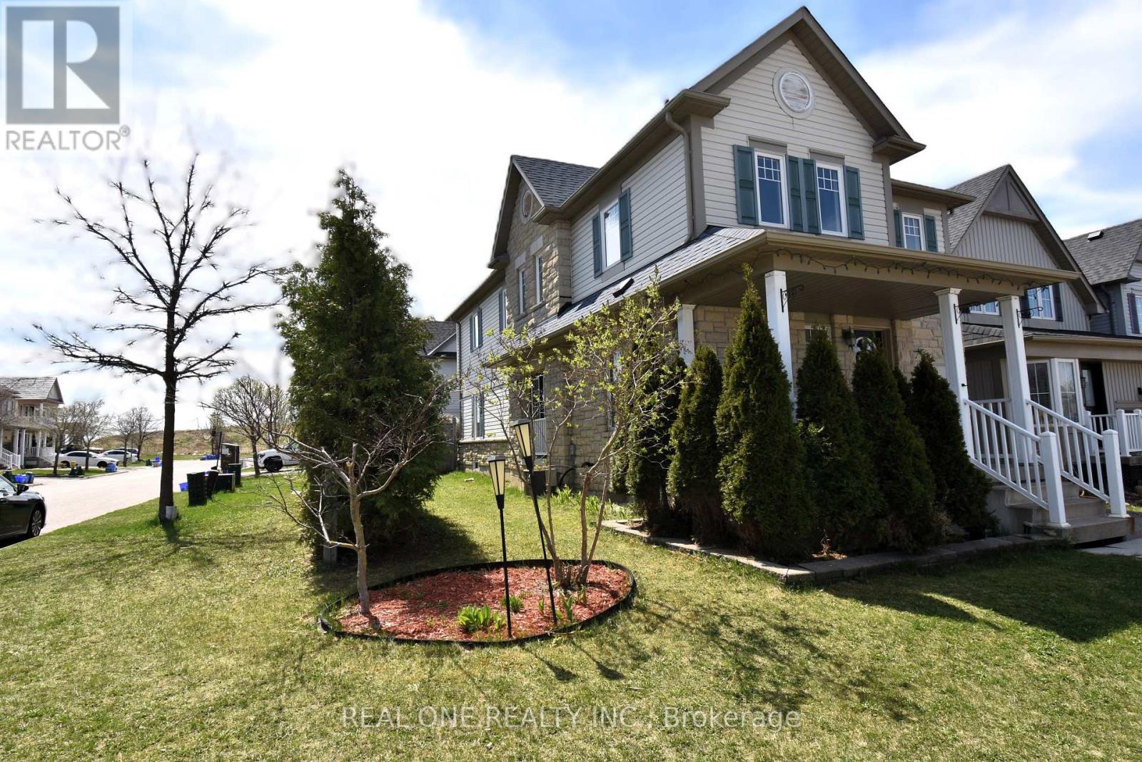 7 Settler's Court, Whitby, Ontario  L1M 2L3 - Photo 3 - E12111684