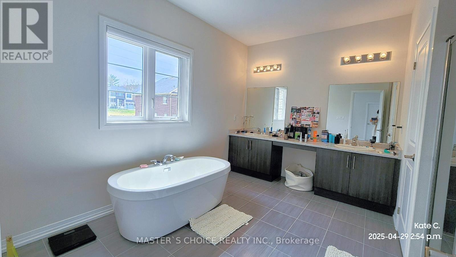 264 Reg Harrison Trail, Newmarket, Ontario  L3X 0M4 - Photo 22 - N12113209