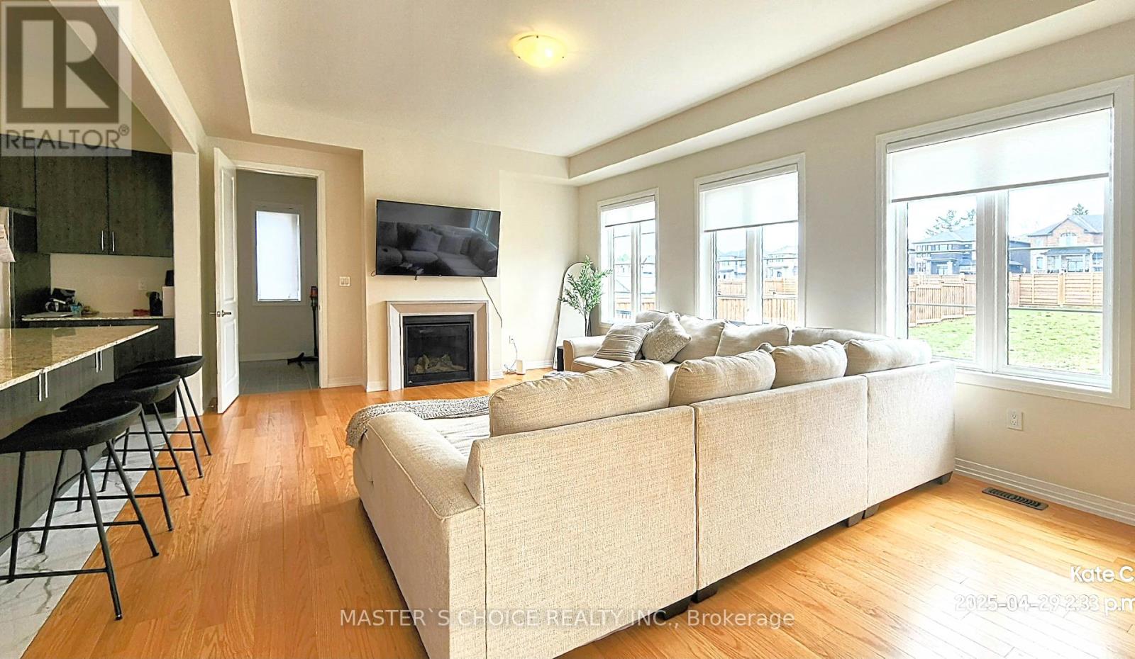 264 Reg Harrison Trail, Newmarket, Ontario  L3X 0M4 - Photo 9 - N12113209