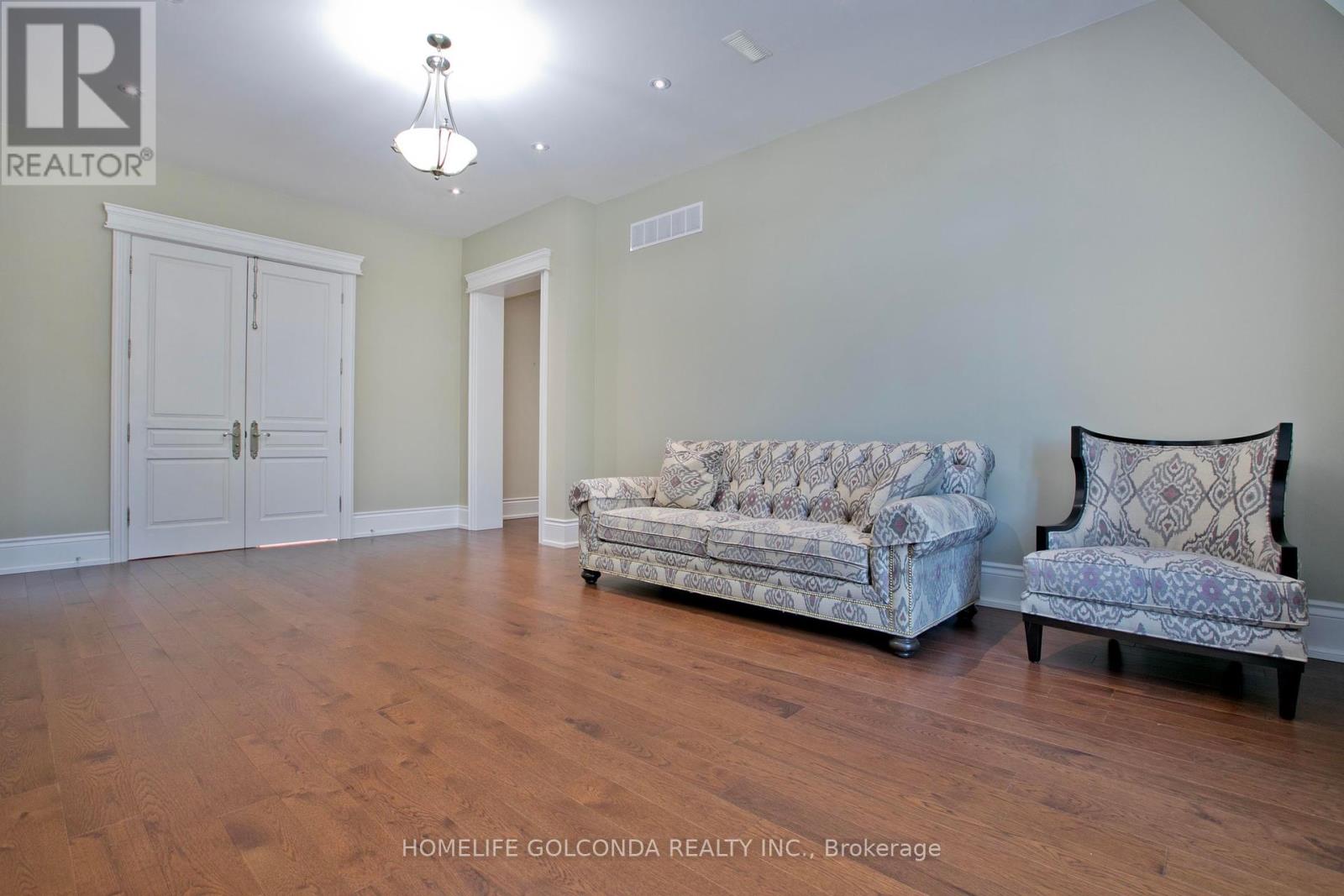 138 Centre Street, Vaughan, Ontario  L4J 1G4 - Photo 28 - N12113292