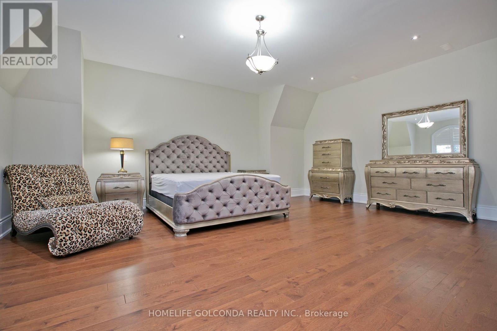 138 Centre Street, Vaughan, Ontario  L4J 1G4 - Photo 29 - N12113292
