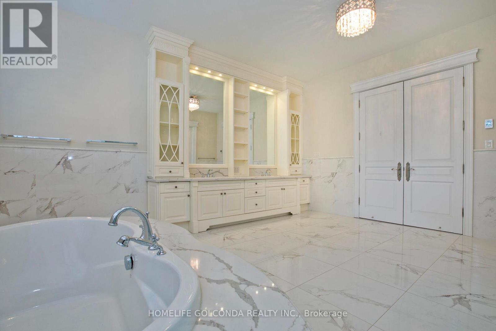 138 Centre Street, Vaughan, Ontario  L4J 1G4 - Photo 31 - N12113292