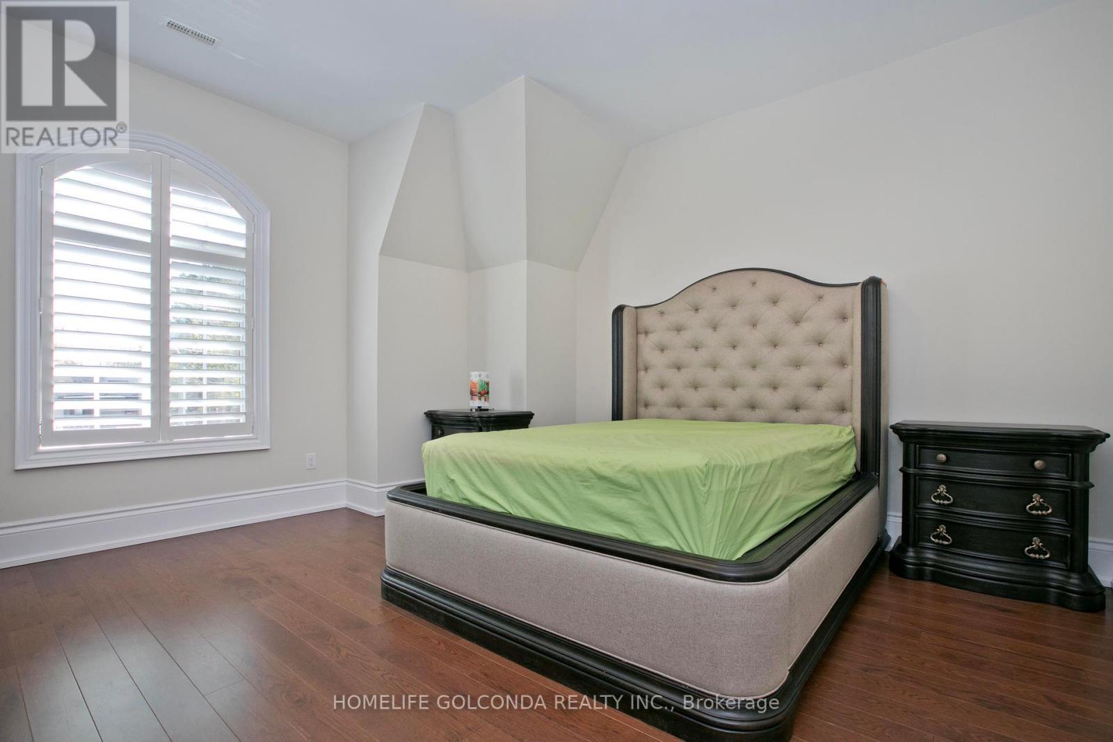 138 Centre Street, Vaughan, Ontario  L4J 1G4 - Photo 37 - N12113292
