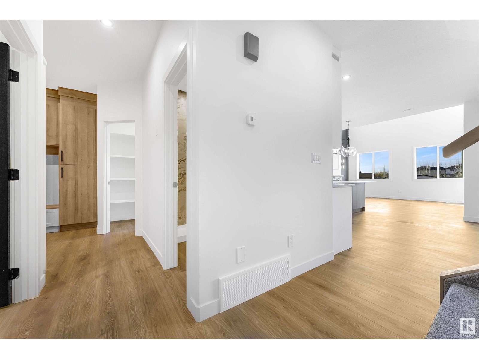 Property at 46 GRASSVIEW CR image 4
