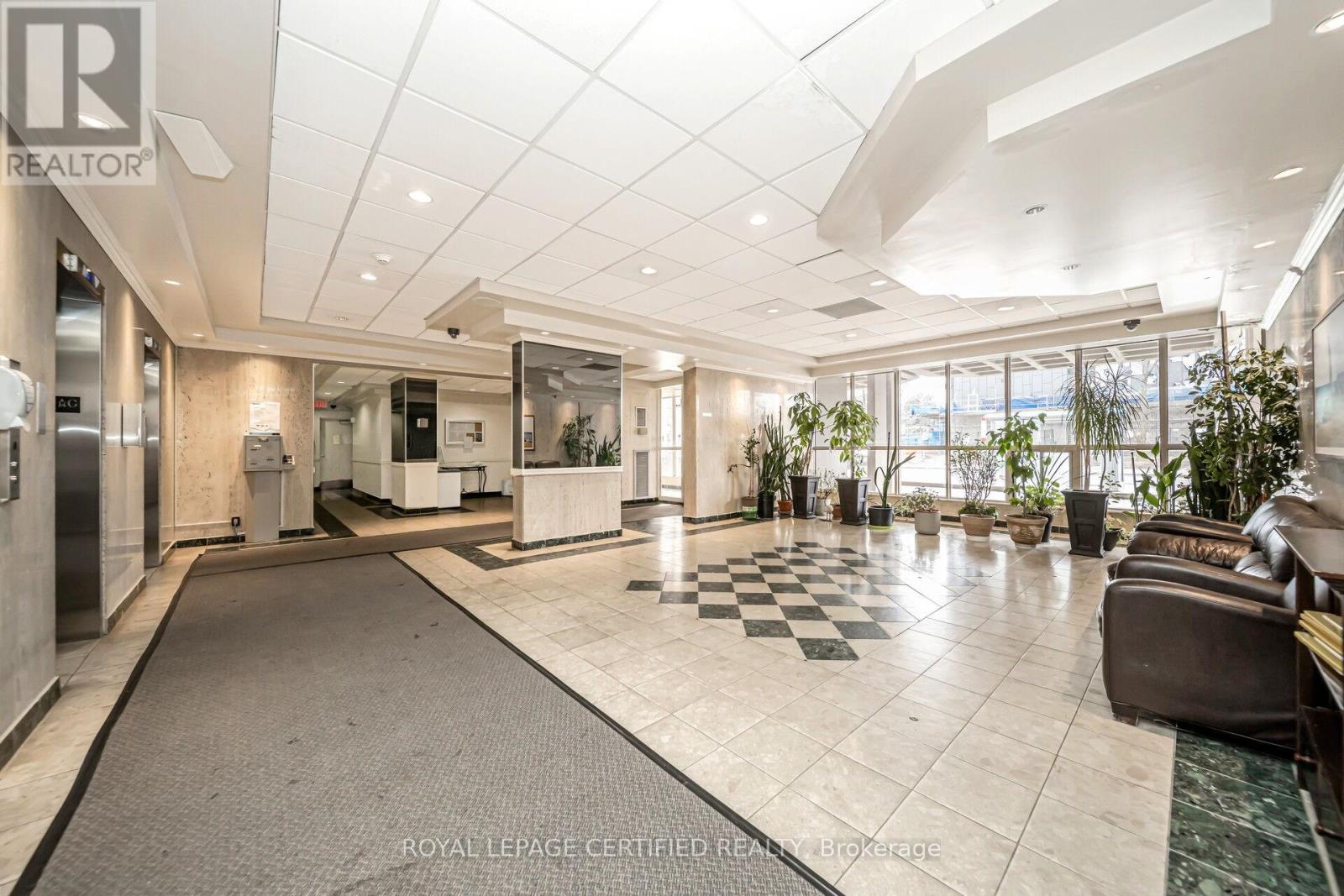1703 - 135 Marlee Avenue, Toronto, Ontario  M6E 3B4 - Photo 4 - W12113291