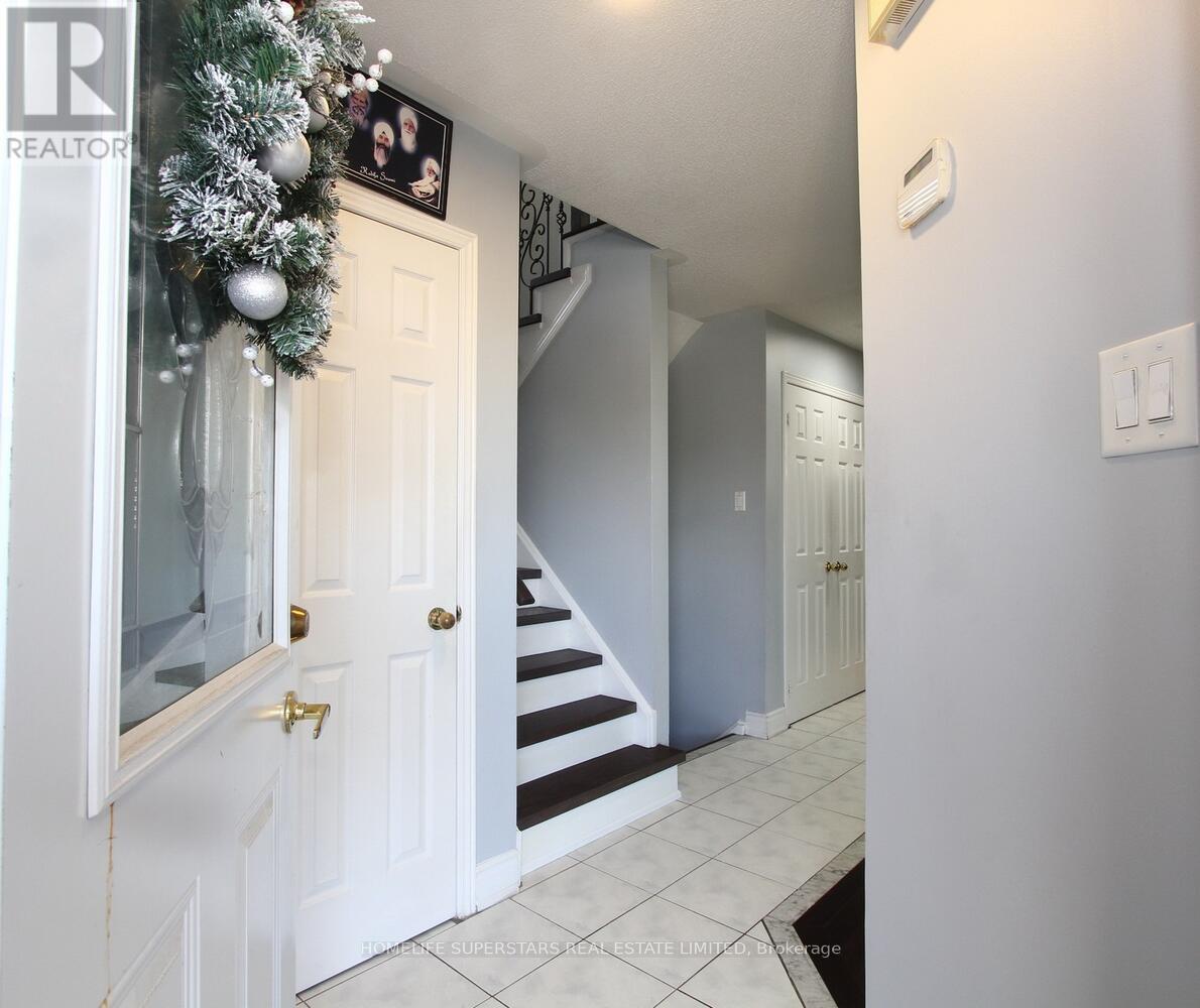 101 Beaconsfield Avenue, Brampton, Ontario  L6Y 4R6 - Photo 6 - W12113327
