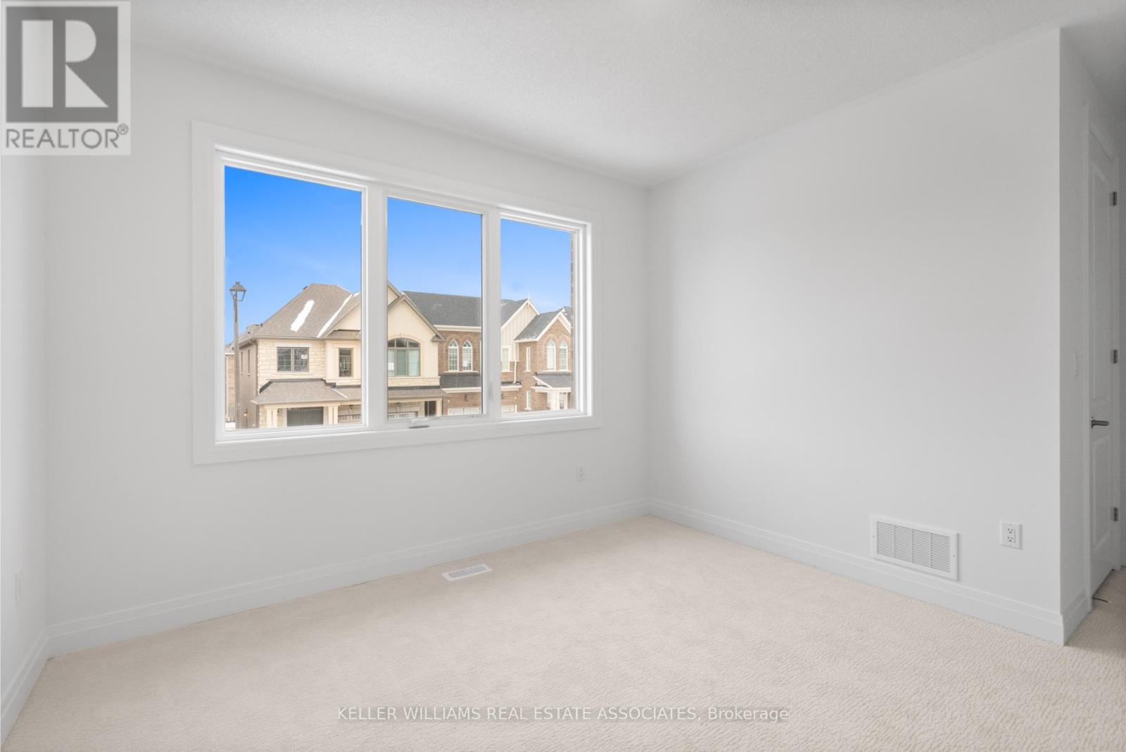 16 Aster Woods Drive, Caledon, Ontario  L7C 4N8 - Photo 19 - W12113338