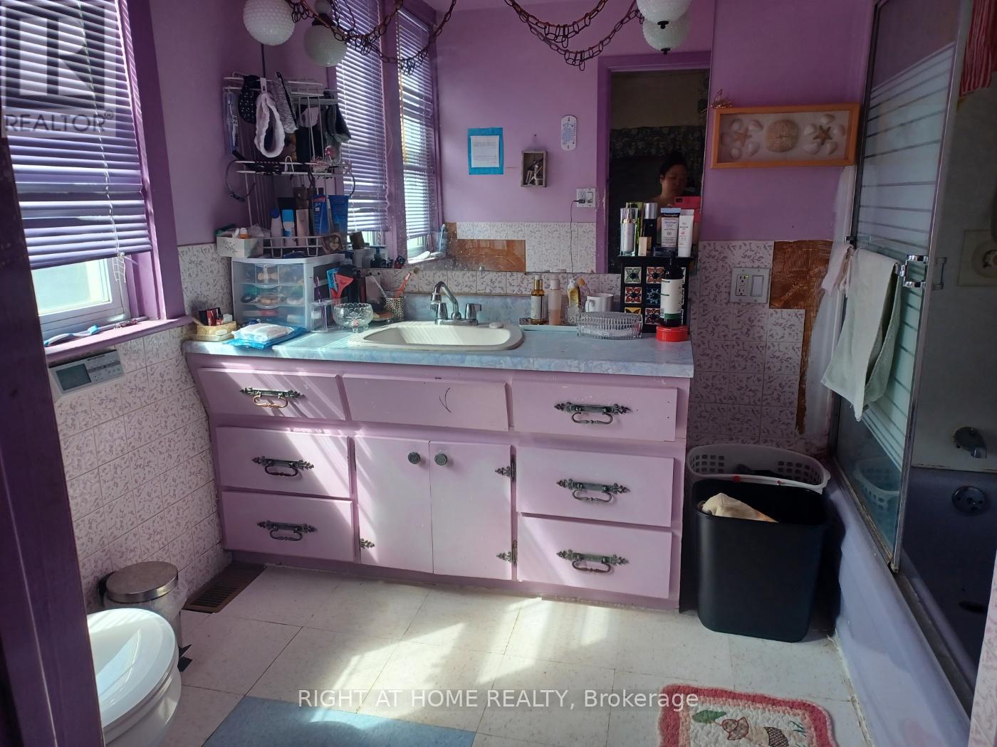 52 Sykes Street S, Meaford, Ontario  N4L 1E3 - Photo 18 - X12113314