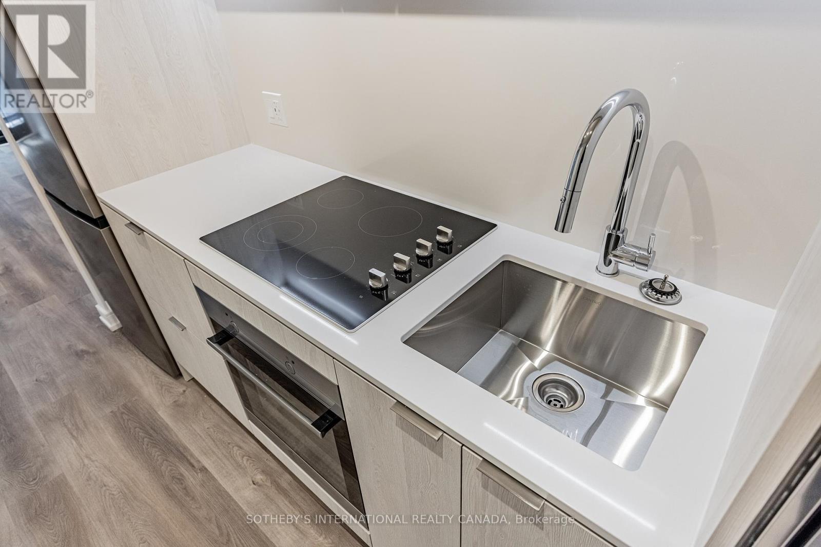 516 - 1 Jarvis Street, Hamilton, Ontario  L8R 3J2 - Photo 10 - X12113332