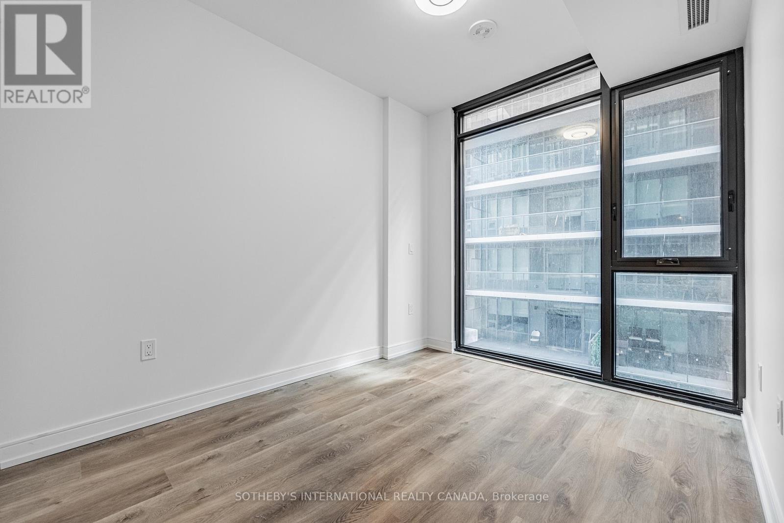516 - 1 Jarvis Street, Hamilton, Ontario  L8R 3J2 - Photo 15 - X12113332
